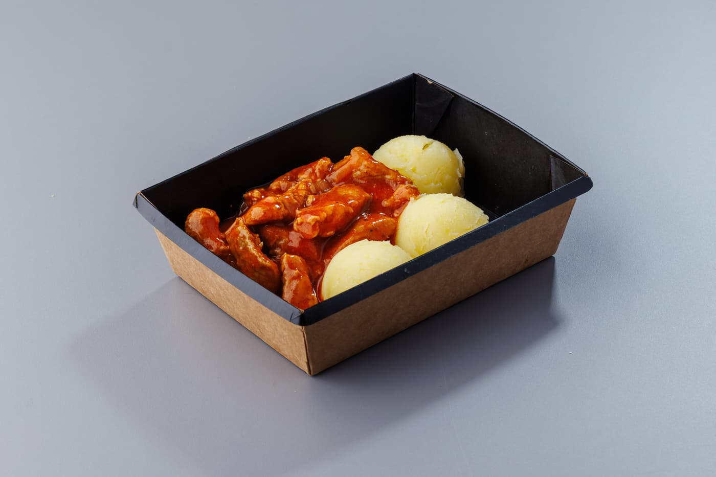 Бефстроганов из свинины с картофельным пюре 150/150гр